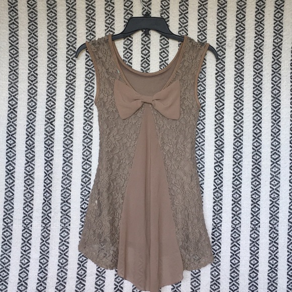 •Tan High low blouse• - Picture 2 of 4